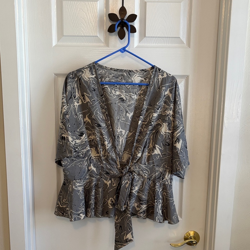SHEIN Gray Abstract Patterned Women's Kimono Jacket W/ Tie and Peplum 2XL